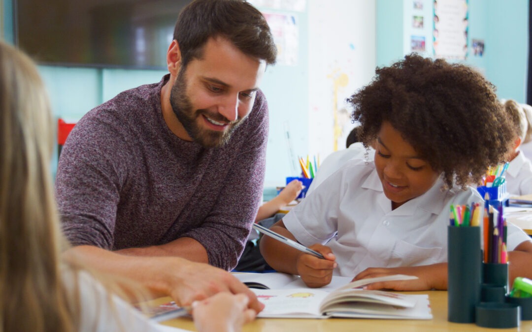 5 Rewarding Reasons to Become an Education Assistant