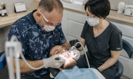 All Set To Become A Dental Assistant? Top Trends That Are Ruling 2022